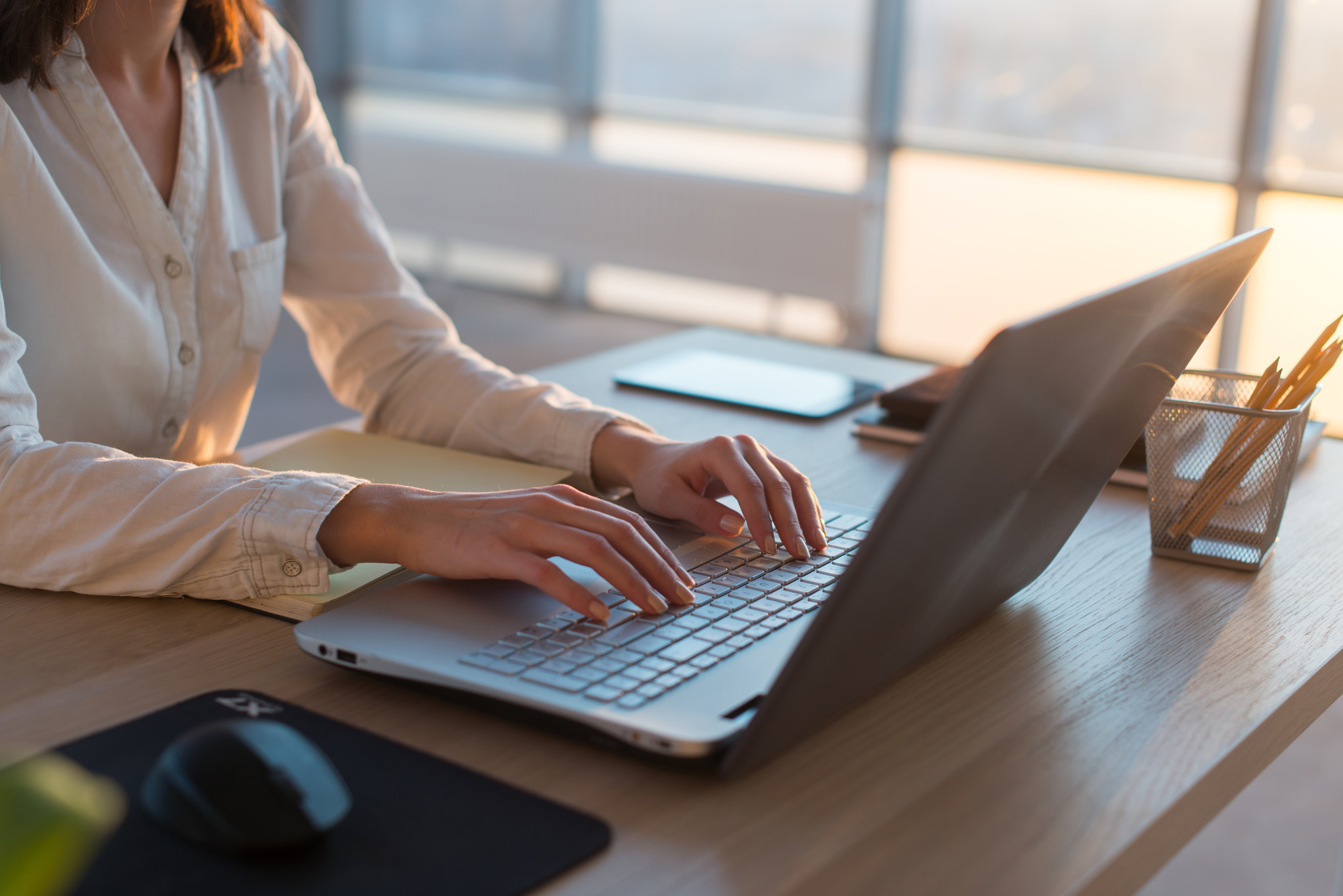 Operator introducere, validare şi prelucrare date