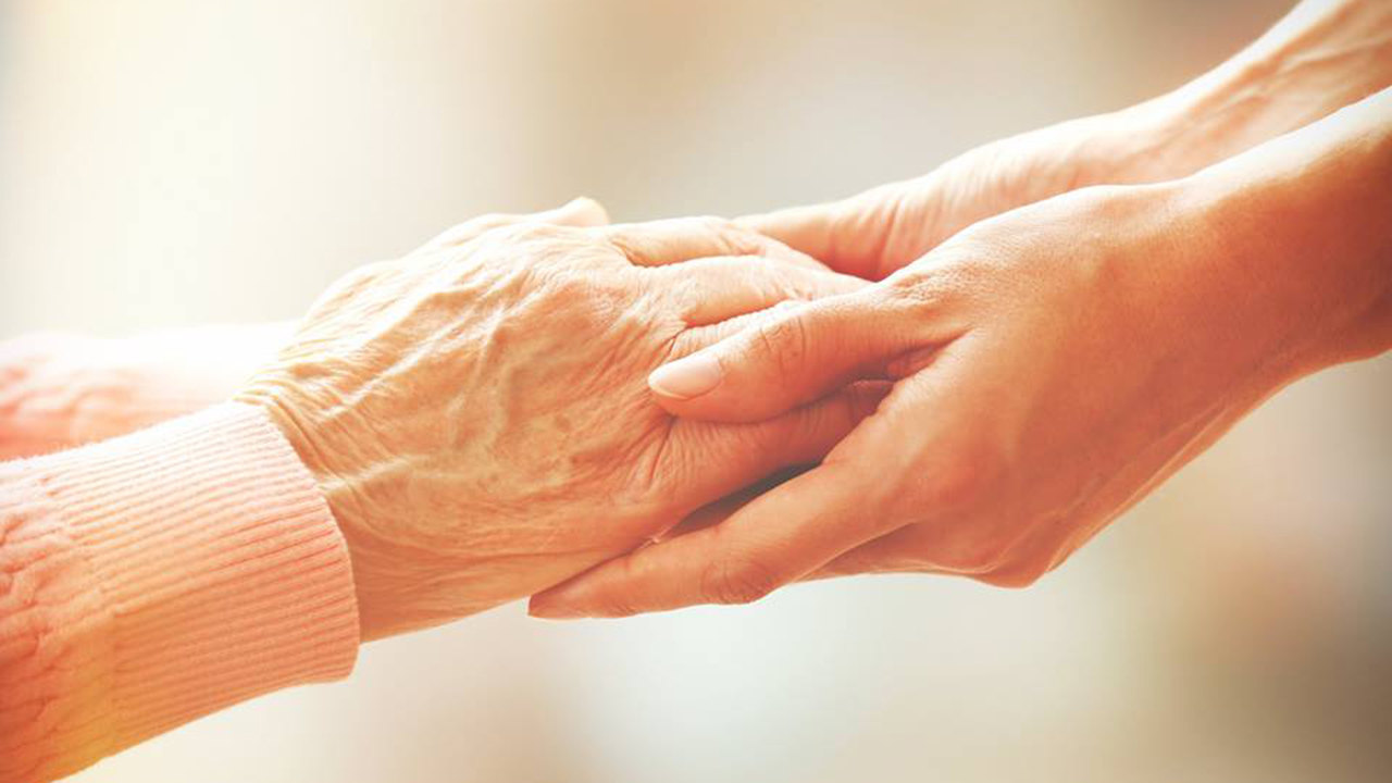 Îngrijitoare bătrâni la domiciliu